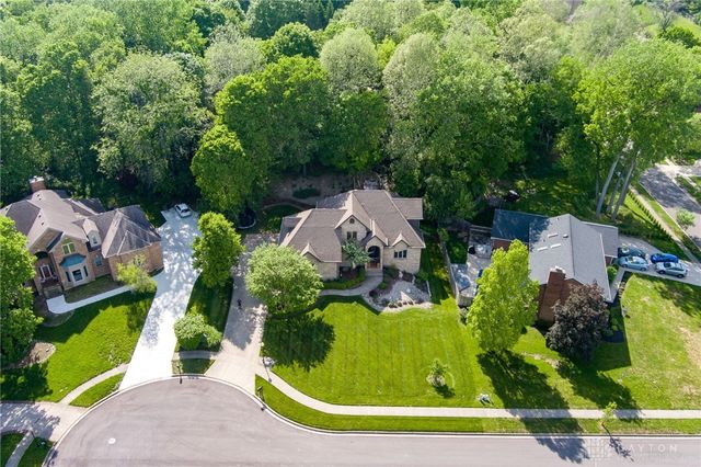 527 Viking Landing Court, Beavercreek, OH 45434
