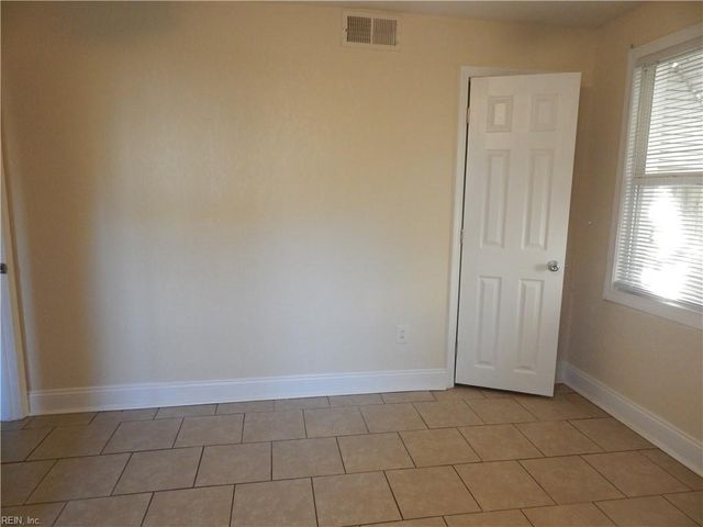 3574 Ladd AVE, Norfolk, VA 23502