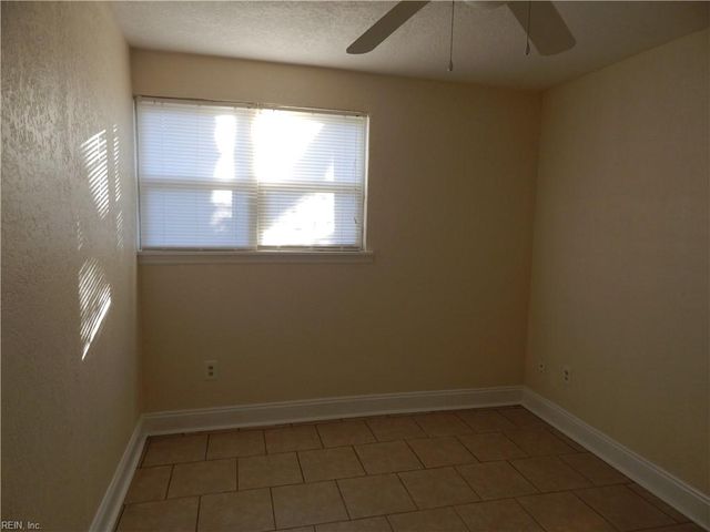 3574 Ladd AVE, Norfolk, VA 23502