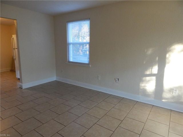 3574 Ladd AVE, Norfolk, VA 23502