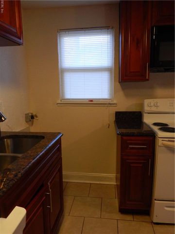 3574 Ladd AVE, Norfolk, VA 23502