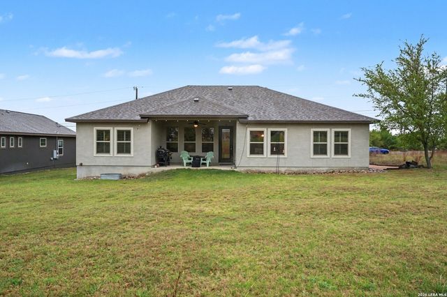240 Roy Nichols Dr, Blanco, TX 78606