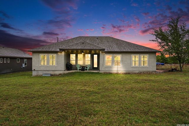 240 Roy Nichols Dr, Blanco, TX 78606