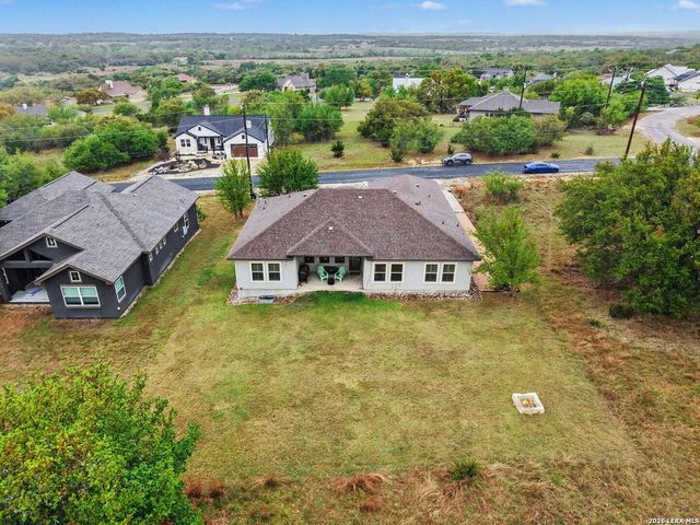 240 Roy Nichols Dr, Blanco, TX 78606