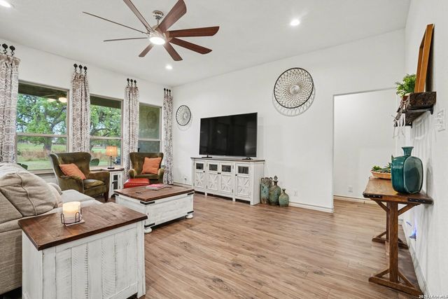 240 Roy Nichols Dr, Blanco, TX 78606