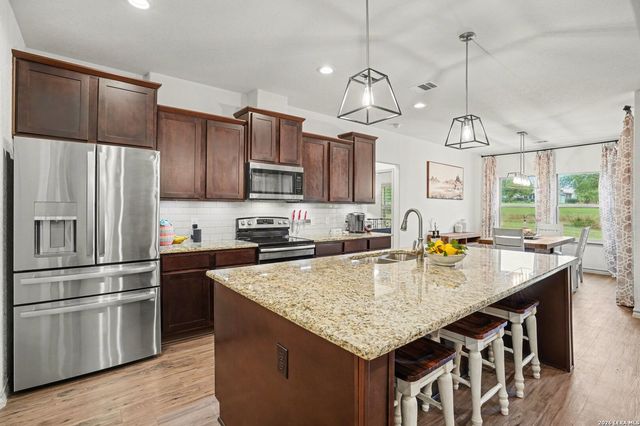 240 Roy Nichols Dr, Blanco, TX 78606