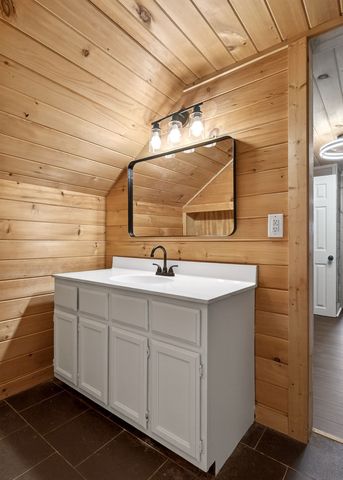 411 Hooper St, Smithville, TN 37166