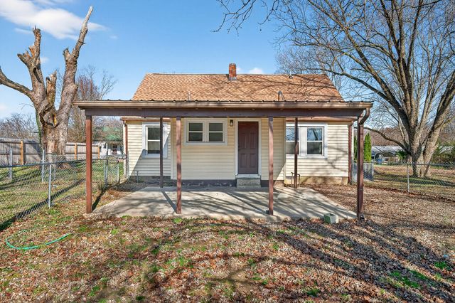 411 Hooper St, Smithville, TN 37166