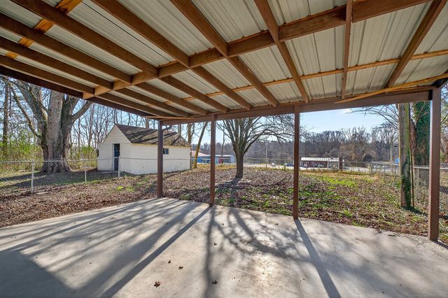 411 Hooper St, Smithville, TN 37166