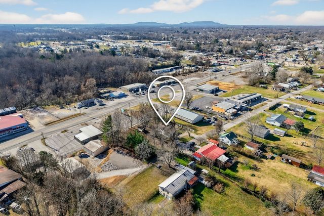 411 Hooper St, Smithville, TN 37166