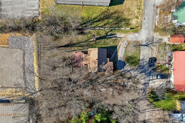 411 Hooper St, Smithville, TN 37166