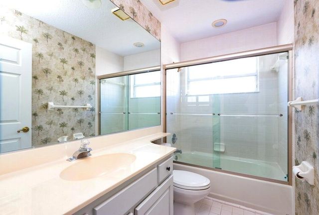 400 Seaside Lane, Juno Beach, FL 33408