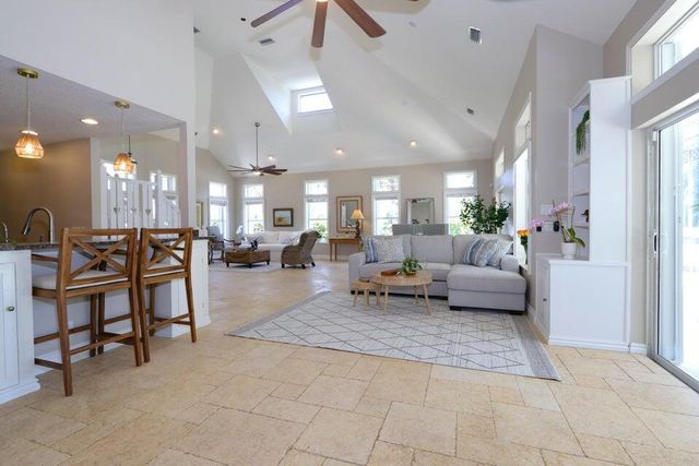 400 Seaside Lane, Juno Beach, FL 33408