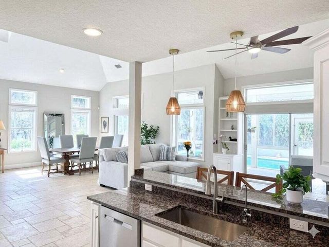 400 Seaside Lane, Juno Beach, FL 33408