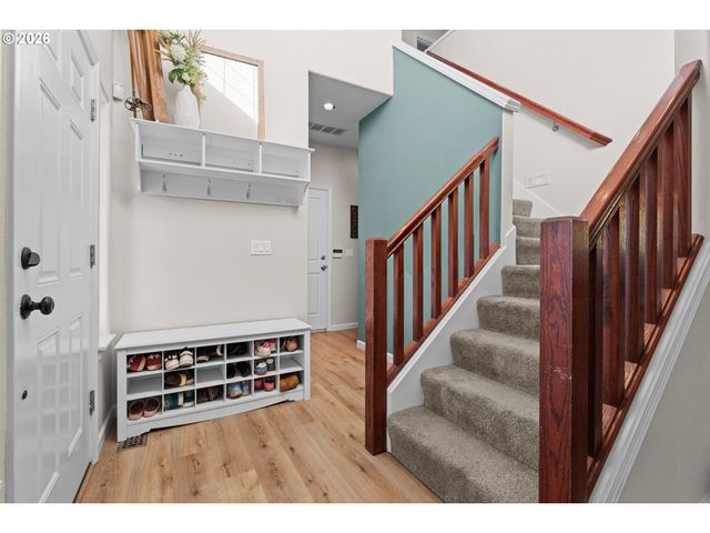 387 JESSICA Dr, Forest Grove, OR 97116