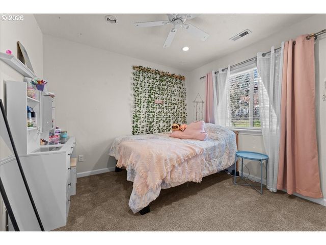 387 JESSICA Dr, Forest Grove, OR 97116