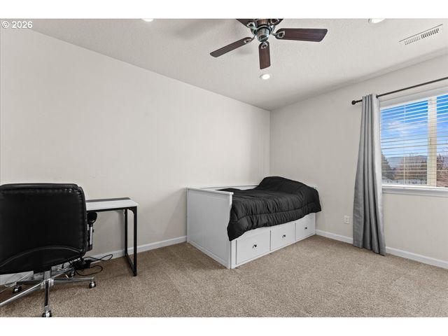 387 JESSICA Dr, Forest Grove, OR 97116