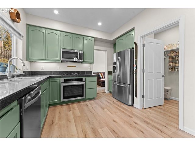 387 JESSICA Dr, Forest Grove, OR 97116