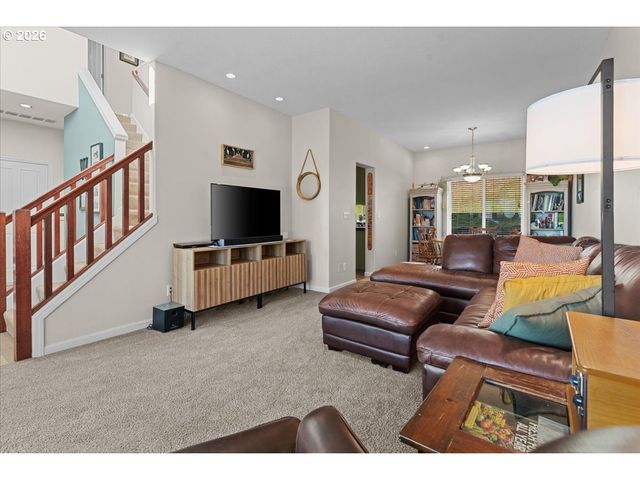 387 JESSICA Dr, Forest Grove, OR 97116