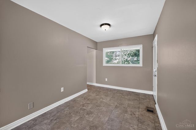 8760 Grenada Drive, Springfield Twp., OH 45231