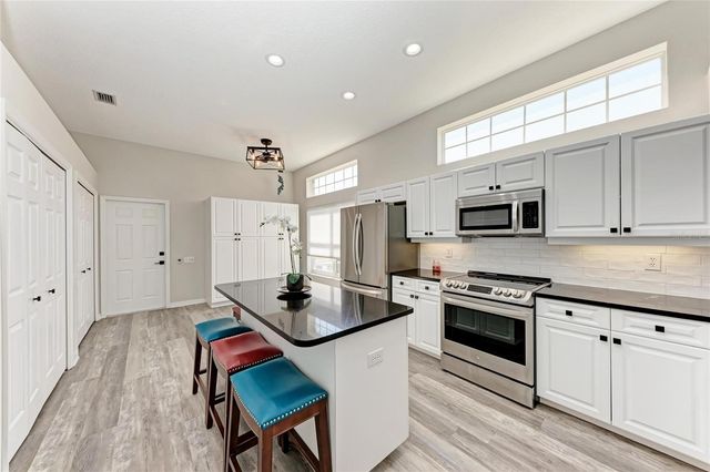 6726 HICKORY HAMMOCK CIRCLE, Bradenton, FL 34202