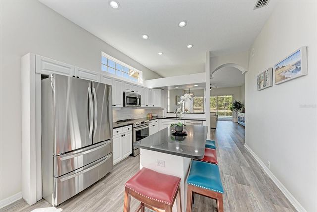 6726 HICKORY HAMMOCK CIRCLE, Bradenton, FL 34202