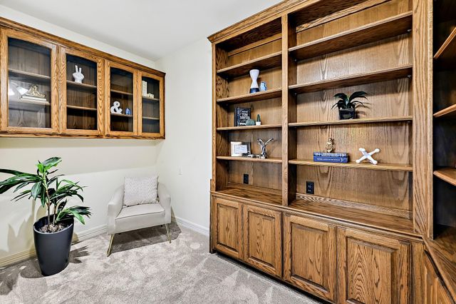 22 Hedgebrook WAY, The Hills, TX 78738