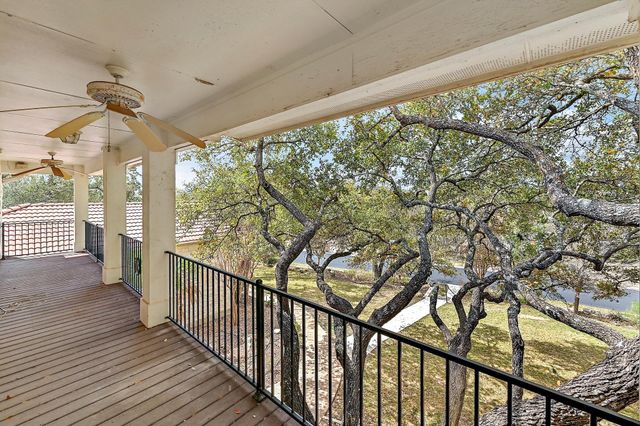 22 Hedgebrook WAY, The Hills, TX 78738
