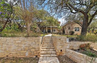 22 Hedgebrook WAY, The Hills, TX 78738