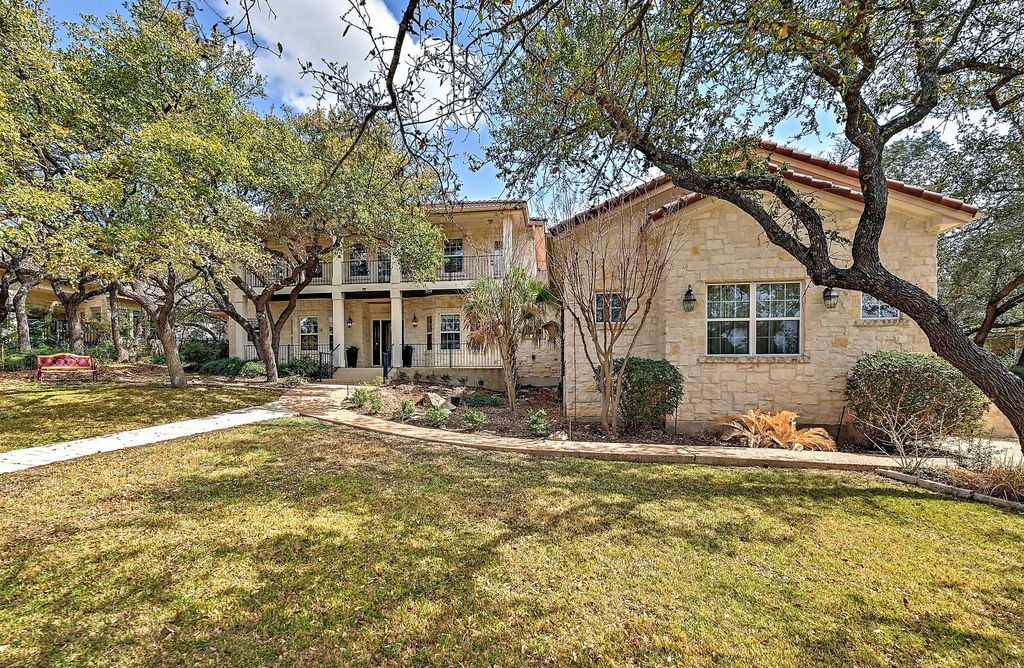 22 Hedgebrook WAY, The Hills, TX 78738