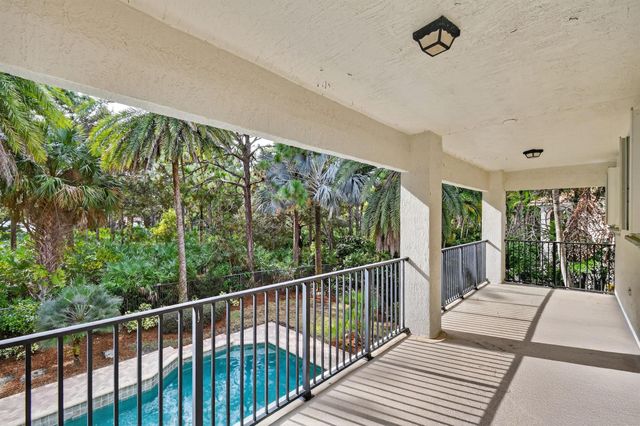 916 Mill Creek Drive, Palm Beach Gardens, FL 33410