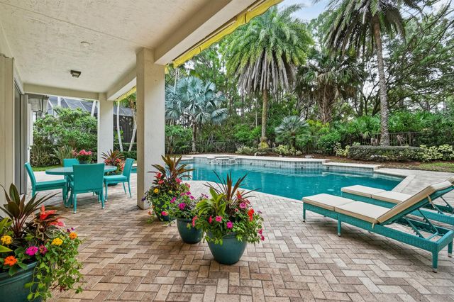 916 Mill Creek Drive, Palm Beach Gardens, FL 33410