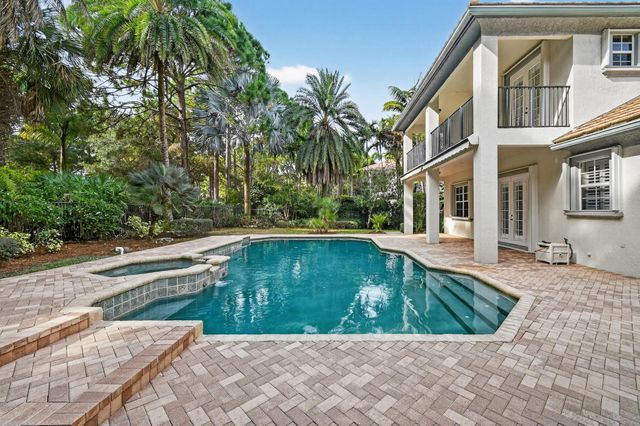 916 Mill Creek Drive, Palm Beach Gardens, FL 33410