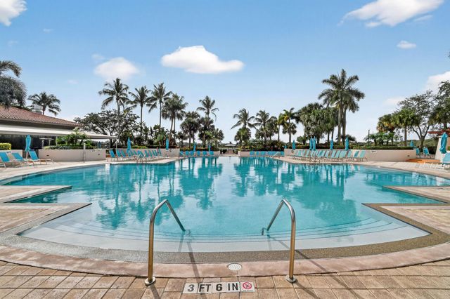 916 Mill Creek Drive, Palm Beach Gardens, FL 33410