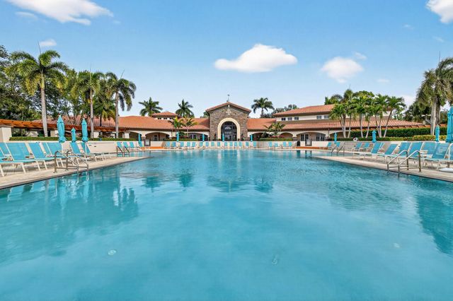 916 Mill Creek Drive, Palm Beach Gardens, FL 33410