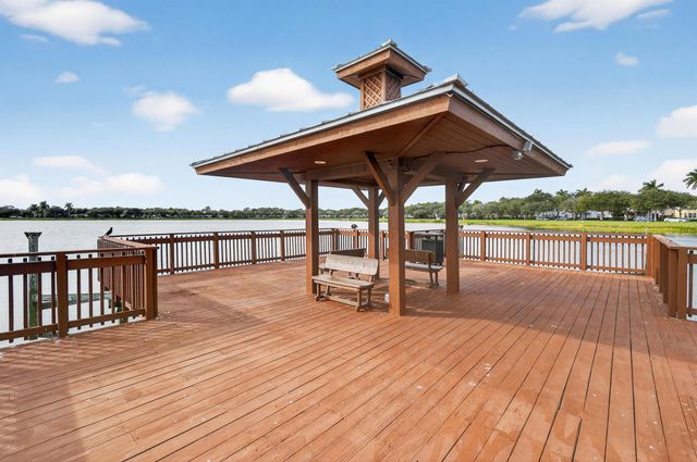 916 Mill Creek Drive, Palm Beach Gardens, FL 33410