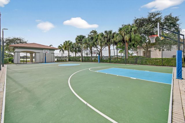 916 Mill Creek Drive, Palm Beach Gardens, FL 33410