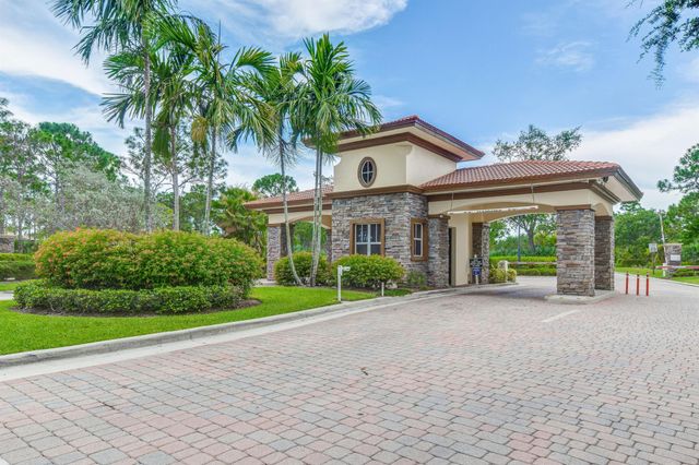 916 Mill Creek Drive, Palm Beach Gardens, FL 33410
