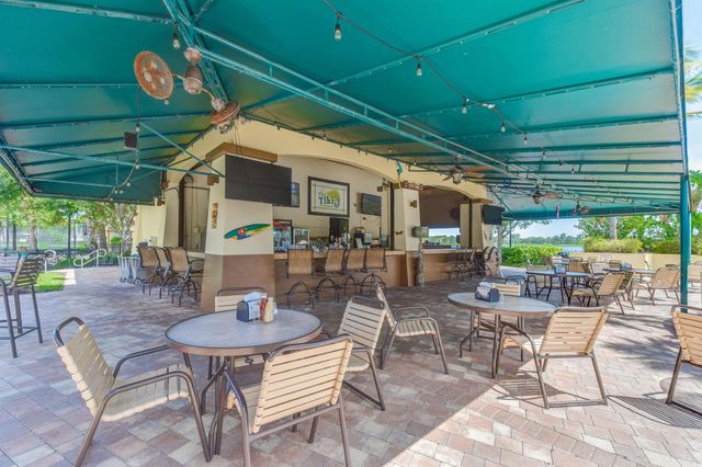 916 Mill Creek Drive, Palm Beach Gardens, FL 33410