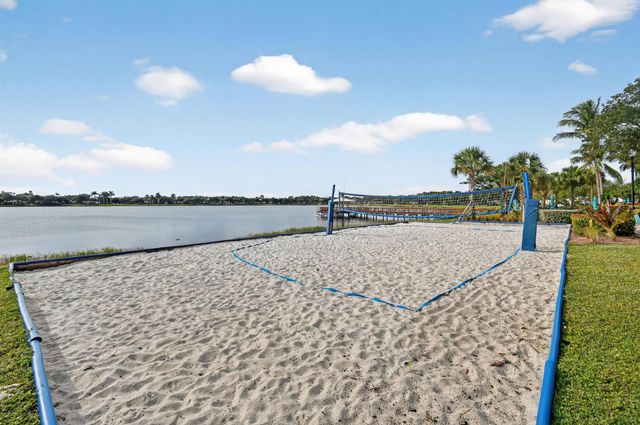 916 Mill Creek Drive, Palm Beach Gardens, FL 33410