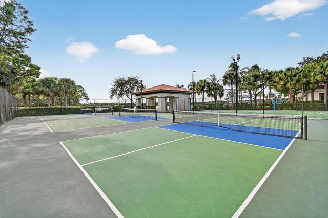 916 Mill Creek Drive, Palm Beach Gardens, FL 33410