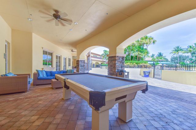 916 Mill Creek Drive, Palm Beach Gardens, FL 33410