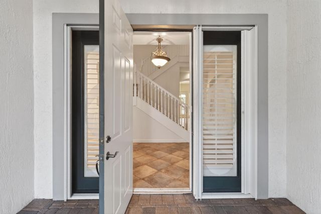 916 Mill Creek Drive, Palm Beach Gardens, FL 33410