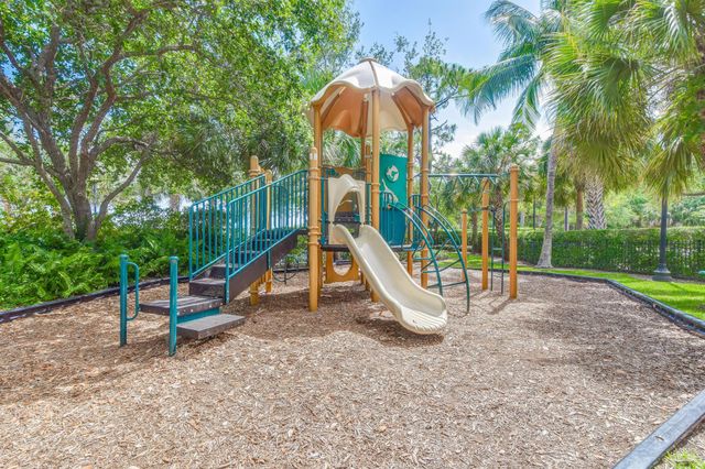916 Mill Creek Drive, Palm Beach Gardens, FL 33410