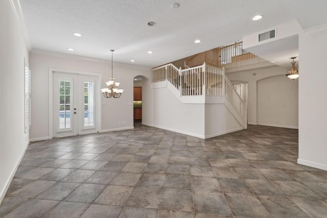 916 Mill Creek Drive, Palm Beach Gardens, FL 33410