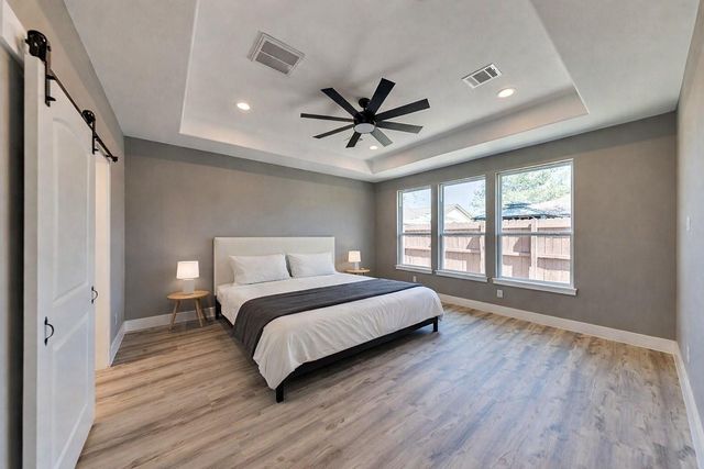 1118 N Shepherd Drive, Baytown, TX 77520