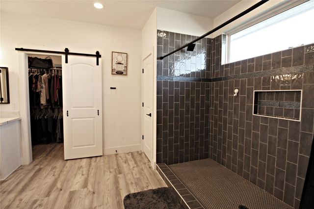 1118 N Shepherd Drive, Baytown, TX 77520