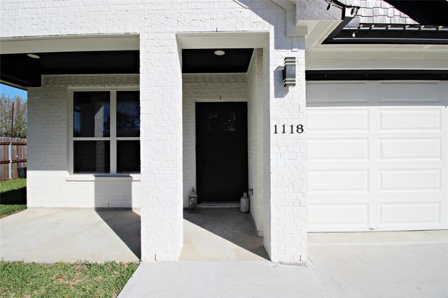 1118 N Shepherd Drive, Baytown, TX 77520