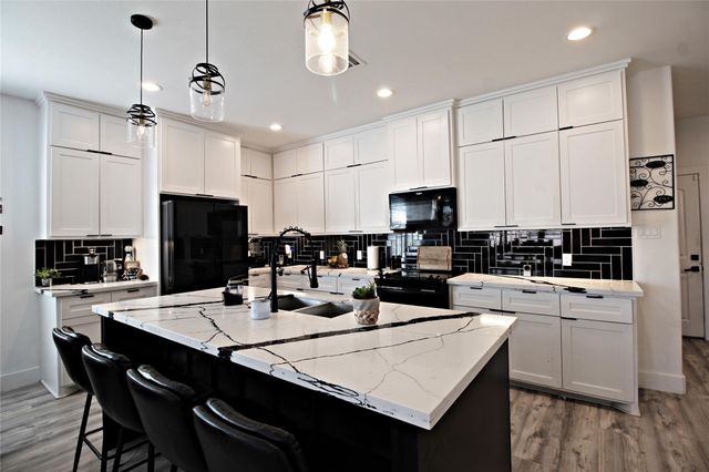 1118 N Shepherd Drive, Baytown, TX 77520