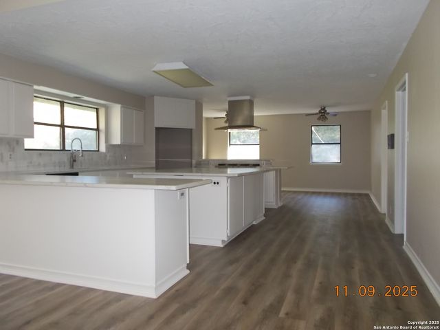 1247 Abbotsbury, Universal City, TX 78148